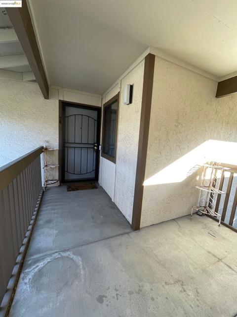 2416 Shadow Ln, Antioch CA: https://media.crmls.org/mediaz/d98902e3-b8ec-45bd-a8bb-04362dbf68f5.jpg