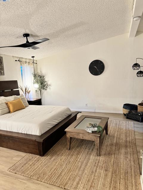 14 Blue Teal Ct, Lodi CA: https://media.crmls.org/mediaz/d98909d1-39c6-4664-a1e1-8f6f815ad277.jpg