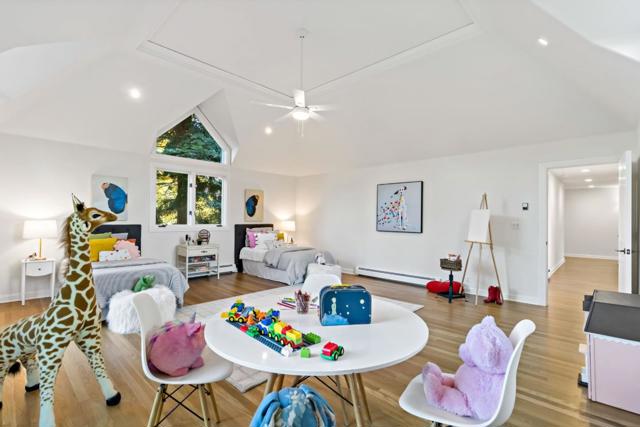136 Finger Avenue, Redwood City CA: https://media.crmls.org/mediaz/d9893372-6183-4d30-9d2e-fe41693a64e4.jpg