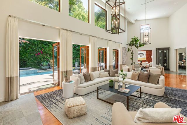 1188 Brooklawn Drive, Los Angeles CA: https://media.crmls.org/mediaz/d989c50d-7e99-4684-b4d0-1947049e6a35.jpg
