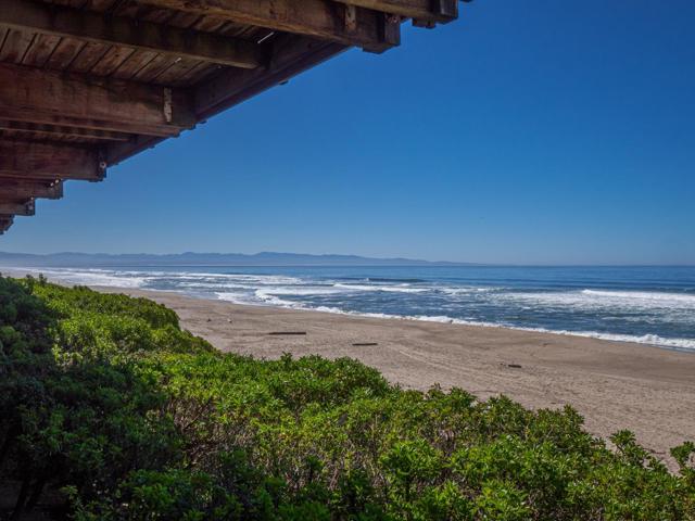 372 Oceanview Drive, La Selva Beach CA: https://media.crmls.org/mediaz/d989e30f-bb81-49ec-adad-4616bccb9fea.jpg