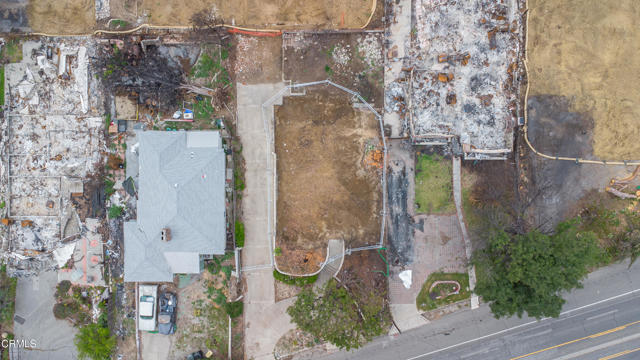 2741 Lake Avenue, Altadena CA: https://media.crmls.org/mediaz/d98a2a5c-c4bd-4223-9834-5061891fc0f7.jpg