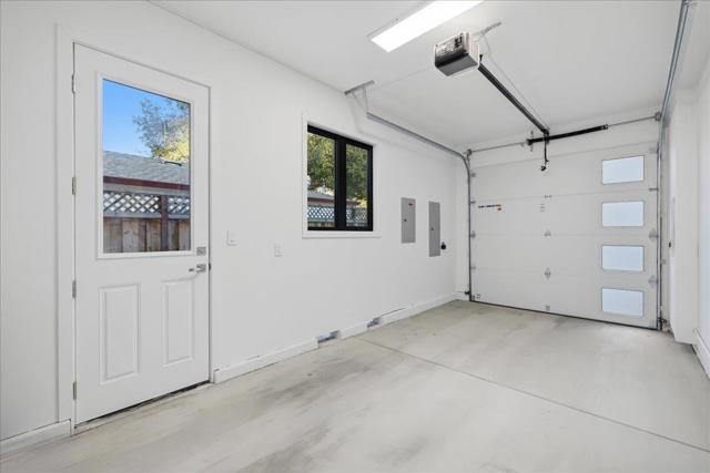 852 La Para Avenue, Palo Alto CA: https://media.crmls.org/mediaz/d98a40d4-c9b0-4b20-9dc4-c664289fdb38.jpg