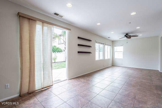 3003 Naples Drive, Oxnard CA: https://media.crmls.org/mediaz/d98a50fb-2393-4da7-af1e-06444f8cc89c.jpg