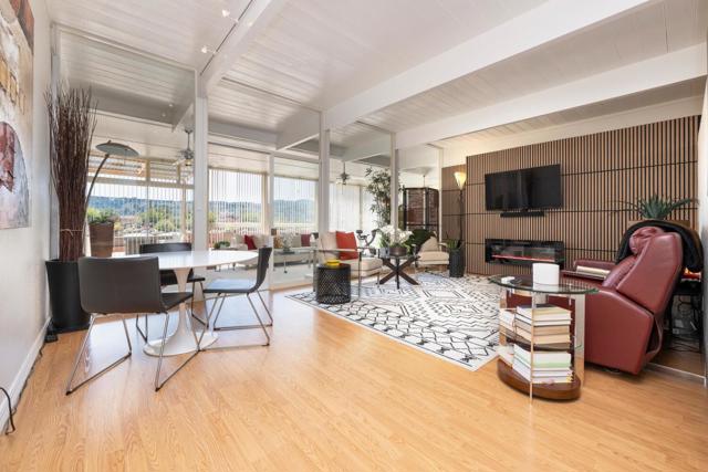 1652 Lexington Avenue, San Mateo CA: https://media.crmls.org/mediaz/d98b8335-8328-4565-b9e7-37530edb44b5.jpg