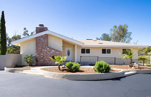 25311 Jesmond Dene Road, Escondido CA: https://media.crmls.org/mediaz/d98bbf28-8728-458c-aa3b-c14a53f5fac2.jpg