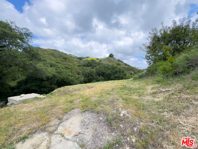 3330 Old Topanga Canyon Road, Topanga CA: https://media.crmls.org/mediaz/d98be677-01e0-4efa-a7bf-4ed87eb1675f.jpg