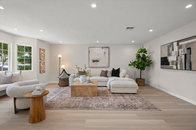 586 Burgoyne Street, Mountain View CA: https://media.crmls.org/mediaz/d98cd871-f453-46e4-b80b-e9d9aab3ab5e.jpg