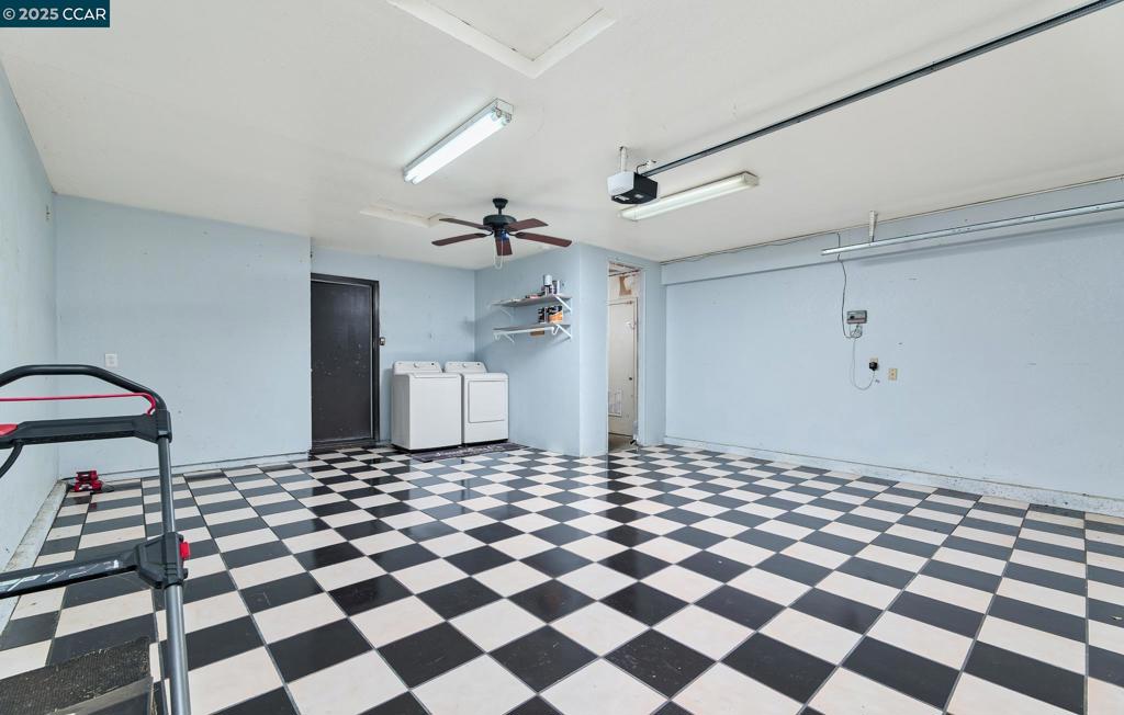 https://media.crmls.org/mediaz/d98d740d-8238-4343-a20e-a2170dfee759.jpg?preset=X-Large