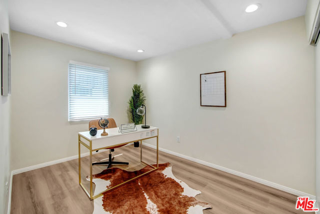 Image 6 of 23 For 646 Hollister Street