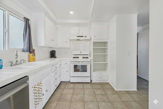 Detail Gallery Image 24 of 45 For 201 4th St a & B,  Encinitas,  CA 92024 - 5 Beds | 3/1 Baths