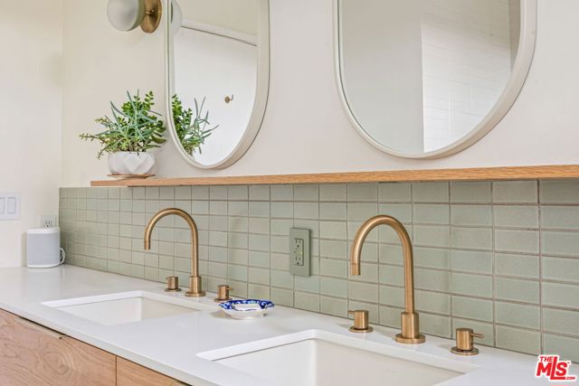 3736 Clayton Avenue, Los Angeles CA: https://media.crmls.org/mediaz/d98fd786-9a78-4416-9b88-a92f361233f2.jpg