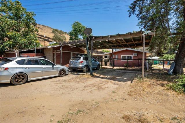 11123 Moreno Avenue, Lakeside CA: https://media.crmls.org/mediaz/d9902f59-b08a-4f22-9415-7b0c576639b7.jpg