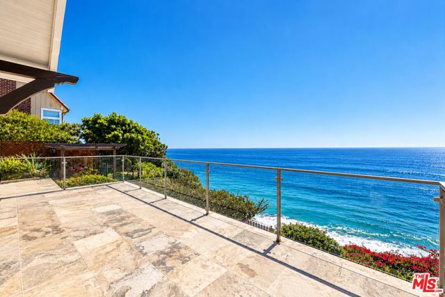 7007 Birdview Avenue, Malibu CA: https://media.crmls.org/mediaz/d9904c42-1b37-40e4-a8e0-60b43ab3d5cc.jpg
