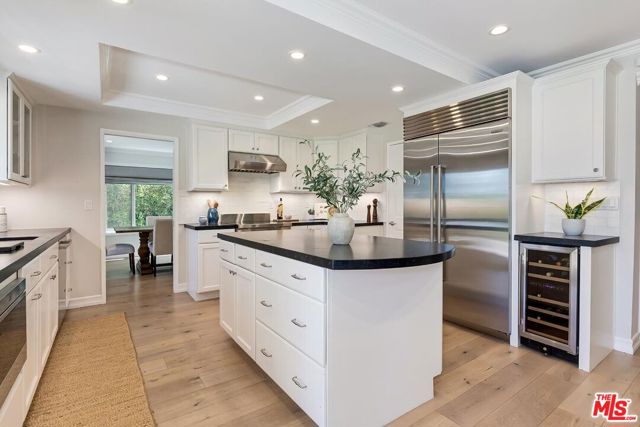 2968 Nicada Drive, Los Angeles CA: https://media.crmls.org/mediaz/d99053b7-b6d1-4025-be3a-0514bdc8fc48.jpg