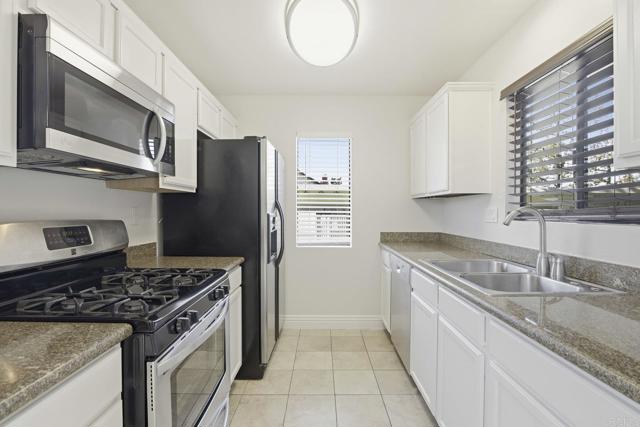 Detail Gallery Image 6 of 14 For 8215 Jade Coast Rd #81,  San Diego,  CA 92126 - 1 Beds | 1 Baths