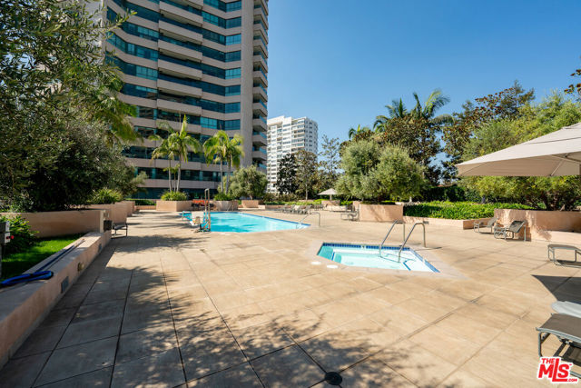 10490 Wilshire Boulevard, Los Angeles CA: https://media.crmls.org/mediaz/d991af64-ecf5-41f8-9fd1-27154c69dfc1.jpg