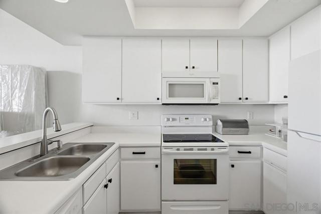 Image 11 of 37 For 3790 Florida St  B216