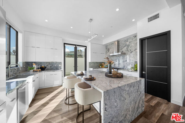 5812 Willis Avenue, Sherman Oaks CA: https://media.crmls.org/mediaz/d99312fc-a5ef-492a-8e4c-338095ce8fe0.jpg