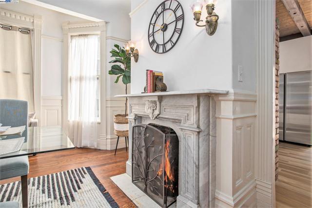 2120 Encinal Ave, Alameda CA: https://media.crmls.org/mediaz/d993d35a-c384-4a6b-bb2b-8822d041306c.jpg