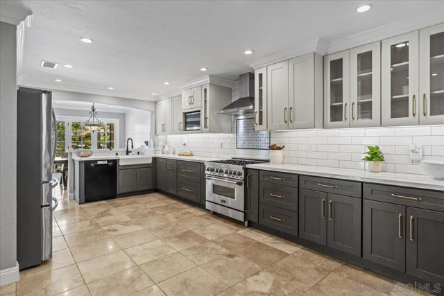 22682 S Canada Ct, Lake Forest CA: https://media.crmls.org/mediaz/d993e1ee-e97f-4caf-a1be-67d41b9a73b9.jpg