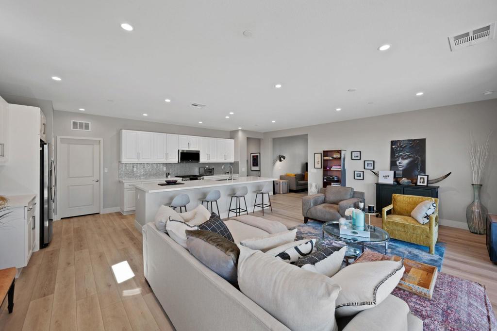 MLS #240021972SD image #11