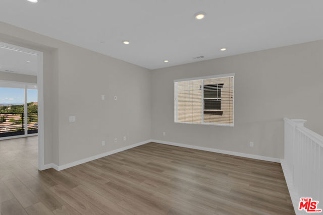 23755 Orange Blossom Drive, Newhall CA: https://media.crmls.org/mediaz/d994acb1-dc33-4a6a-acbe-9144ffd3cefe.jpg