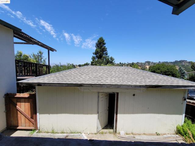 Image 4 of 13 For 27030 Parkside Dr