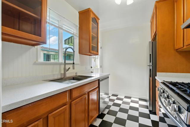 Detail Gallery Image 6 of 20 For 1545 1/2 Riverside Dr, Glendale,  CA 91201 - 2 Beds | 1 Baths