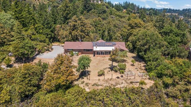 18584 Favre Ridge Road, Los Gatos CA: https://media.crmls.org/mediaz/d99536f4-4689-4d00-a7f6-084f0c7262ff.jpg
