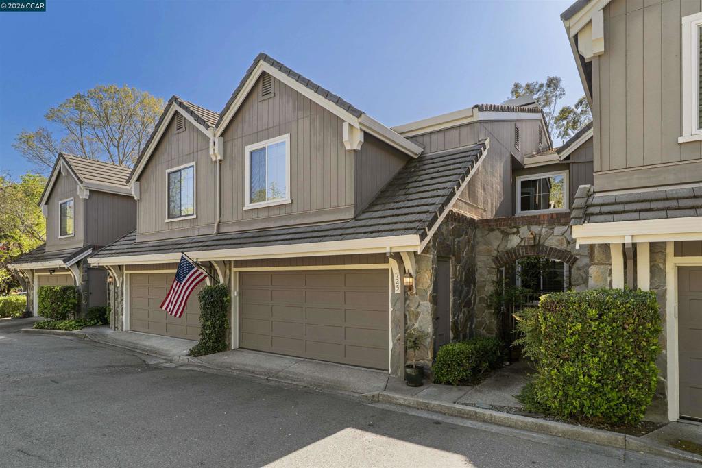 525 Silver Oak Ln