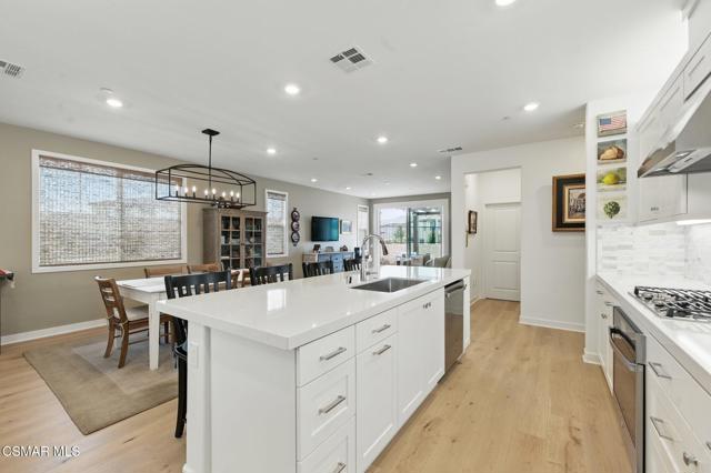 1894 Malalenca Road, Santa Paula CA: https://media.crmls.org/mediaz/d9956486-16fe-4d93-b5c1-491d6bcb11e6.jpg