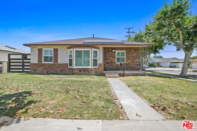 4702 Adenmoor Ave, Lakewood, CA 90713