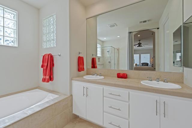 306 Loch Lomond Road, Rancho Mirage CA: https://media.crmls.org/mediaz/d995aae1-2c9d-46a8-8627-fbfeac1382ba.jpg