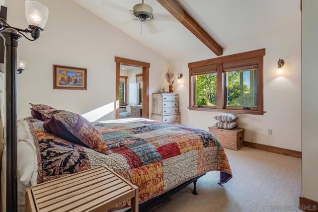 35750 Mountain Circle Drive, Julian CA: https://media.crmls.org/mediaz/d995afa3-bb4c-408c-816c-aa5efcba17d0.jpg