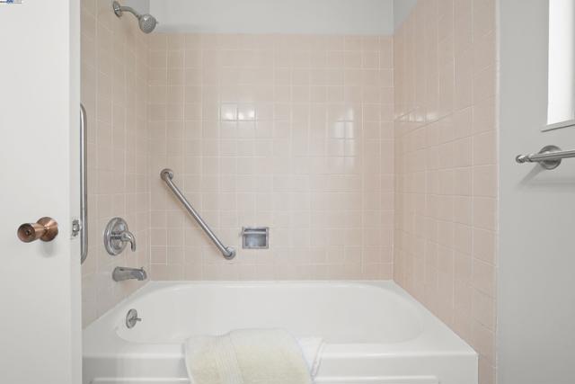 501 Amherst Ct, San Ramon CA: https://media.crmls.org/mediaz/d995f7a3-5445-4cd2-9737-06ee8b32afb6.jpg