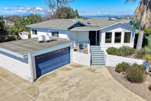 2428 Dunstan Street, Oceanside CA: https://media.crmls.org/mediaz/d996352e-35a8-4057-bc5b-55a1dd5ae086.jpg