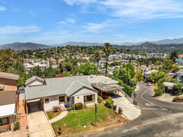 4127 Scandia Way, Los Angeles CA: https://media.crmls.org/mediaz/d9967e8c-c399-44a2-852b-2301e048b0f7.jpg