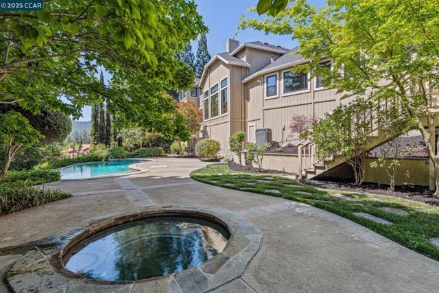 22 Ranger Ct, Alamo CA: https://media.crmls.org/mediaz/d997769a-234f-45ae-acc8-45e9329d2eab.jpg