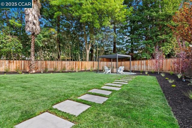 721 Sinnet Ct, Danville CA: https://media.crmls.org/mediaz/d99776e6-4a33-4731-89e4-08b7c8d3552f.jpg