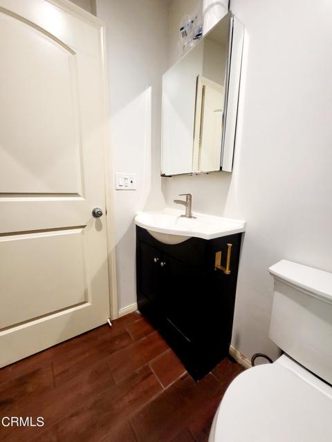 4406 Toland Way, Los Angeles CA: https://media.crmls.org/mediaz/d997823f-a6d4-47ff-aed5-8b571832ed58.jpg