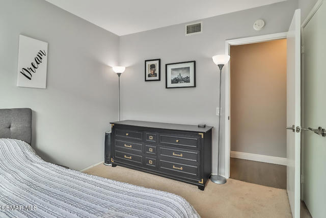 168 E Gainsborough Road, Thousand Oaks CA: https://media.crmls.org/mediaz/d99821b9-2eff-4877-87f4-21afba3a6673.jpg