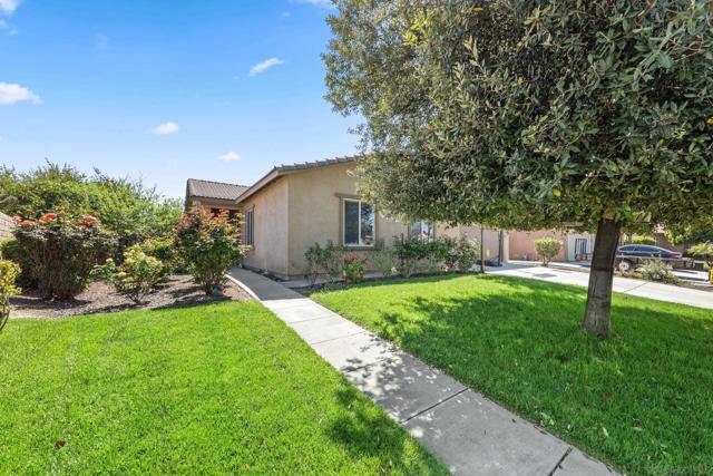 33409 Mesolite Way, Menifee CA: https://media.crmls.org/mediaz/d9982a82-f5b1-4de8-9d41-ee60a69bc6a4.jpg