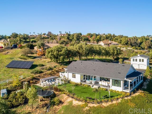 2255 Via Dulcea, Fallbrook CA: https://media.crmls.org/mediaz/d99839ac-6c90-4542-a9c2-846766fd8fde.jpg
