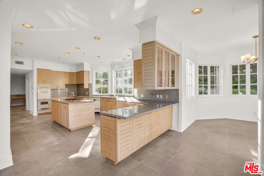 MLS #25602713 image #28