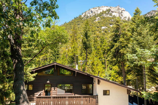 24718 Fern Valley Road, Idyllwild CA: https://media.crmls.org/mediaz/d998c882-0ada-434b-9c1d-1fbac2b591f0.jpg