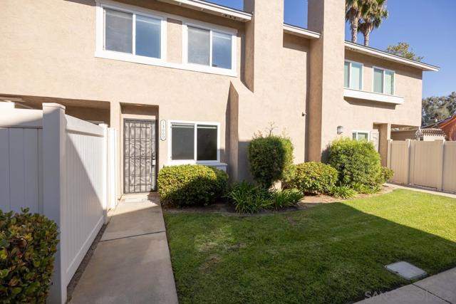 13669 Comuna Drive, Poway CA: https://media.crmls.org/mediaz/d99952ea-54e2-46da-ab5e-0a7fb6fb8584.jpg