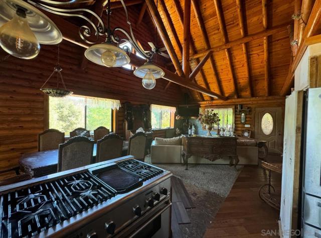 6553 Engineers Rd, Julian CA: https://media.crmls.org/mediaz/d999e189-785d-4d6e-a066-4d57d406edb4.jpg