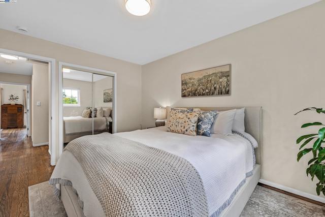 4421 Muirwood Dr, Pleasanton CA: https://media.crmls.org/mediaz/d99a9c60-d253-4dbd-87ed-c0a1c659311e.jpg
