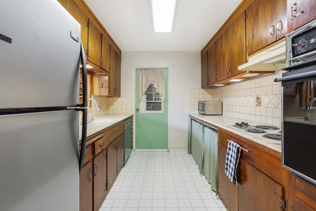 2139 Calabazas Boulevard, Santa Clara CA: https://media.crmls.org/mediaz/d99b2d6c-5e93-44ab-a922-b385329d80a6.jpg